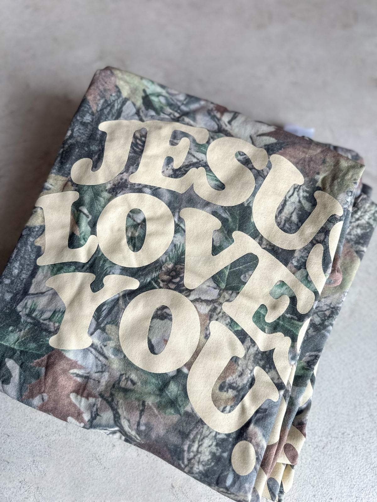 Jesus loves you camo heavy tee